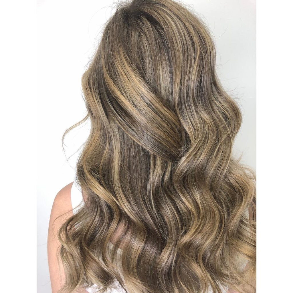 hair color guide young woman with bronde balayage